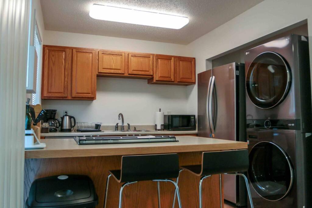 Amazing Entire House + Parking Apartment Portland Exterior photo